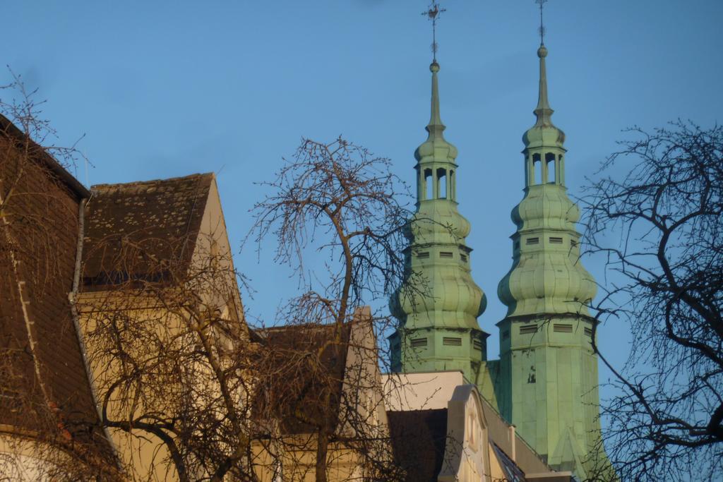Vorderer Westen Касел Стая снимка
